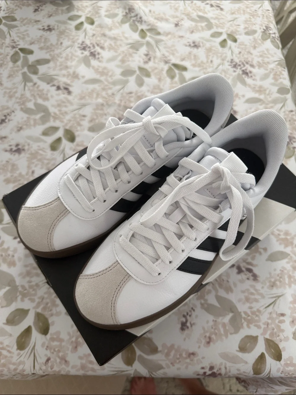 adidas Women’s  White Sneakers with Black Stripes and Brown Sole size 8